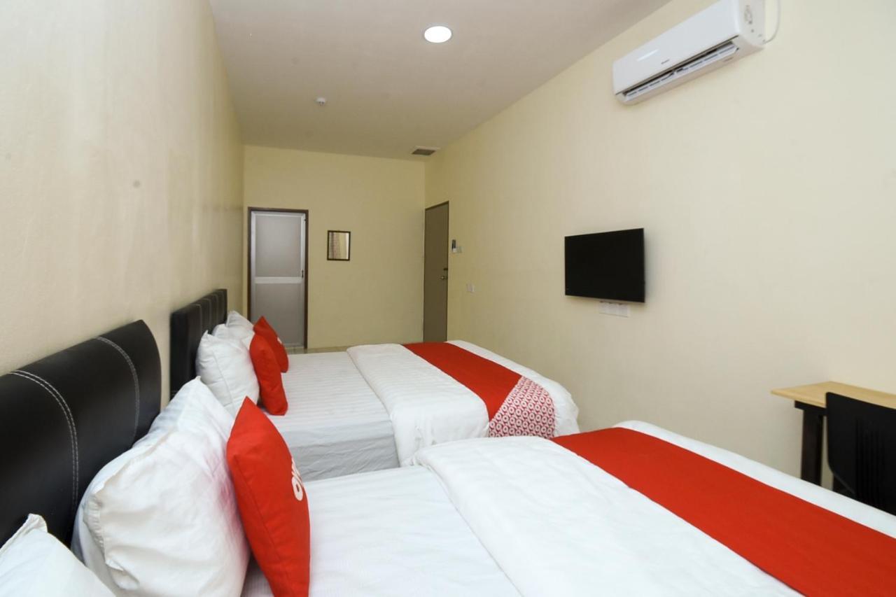 Oyo 90172 Goodwill Homestay Batu Niah Bagian luar foto