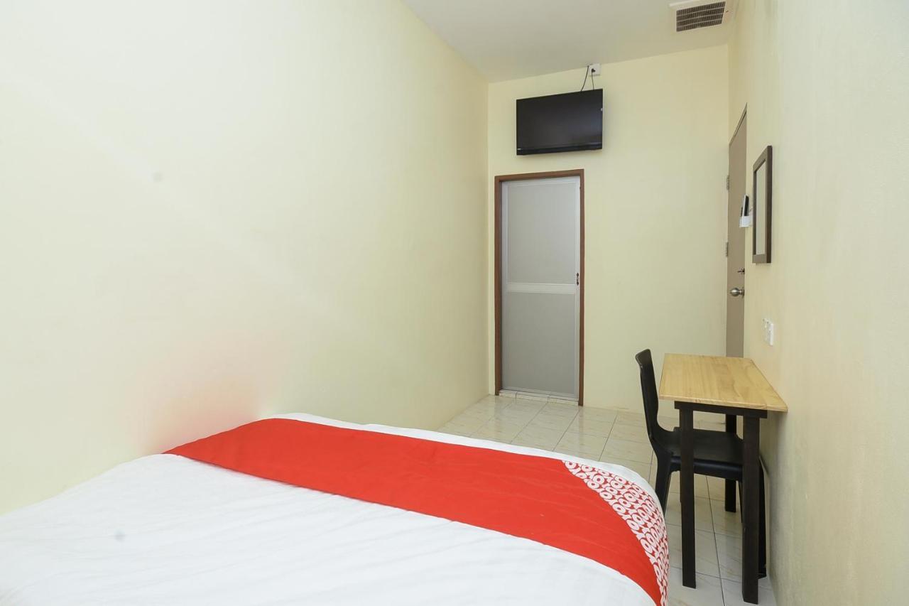 Oyo 90172 Goodwill Homestay Batu Niah Bagian luar foto