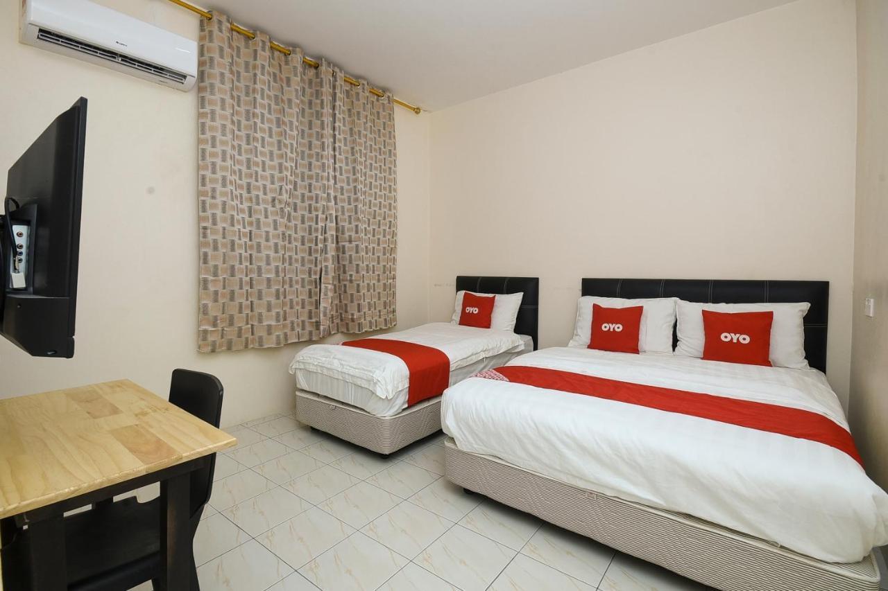 Oyo 90172 Goodwill Homestay Batu Niah Bagian luar foto