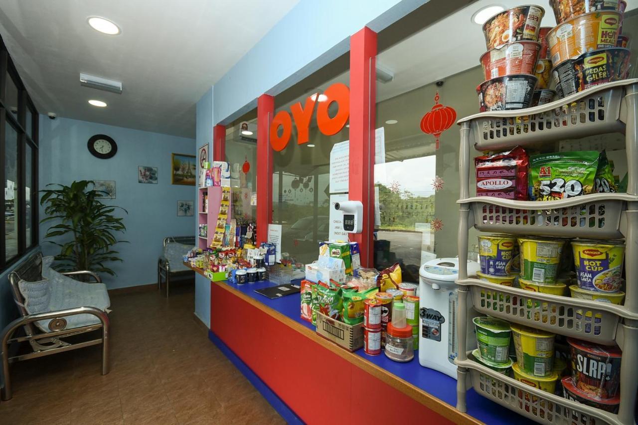 Oyo 90172 Goodwill Homestay Batu Niah Bagian luar foto