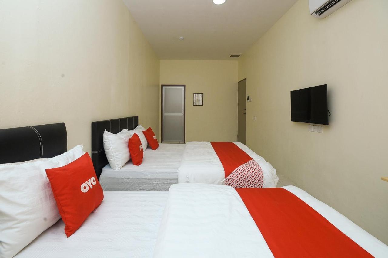 Oyo 90172 Goodwill Homestay Batu Niah Bagian luar foto