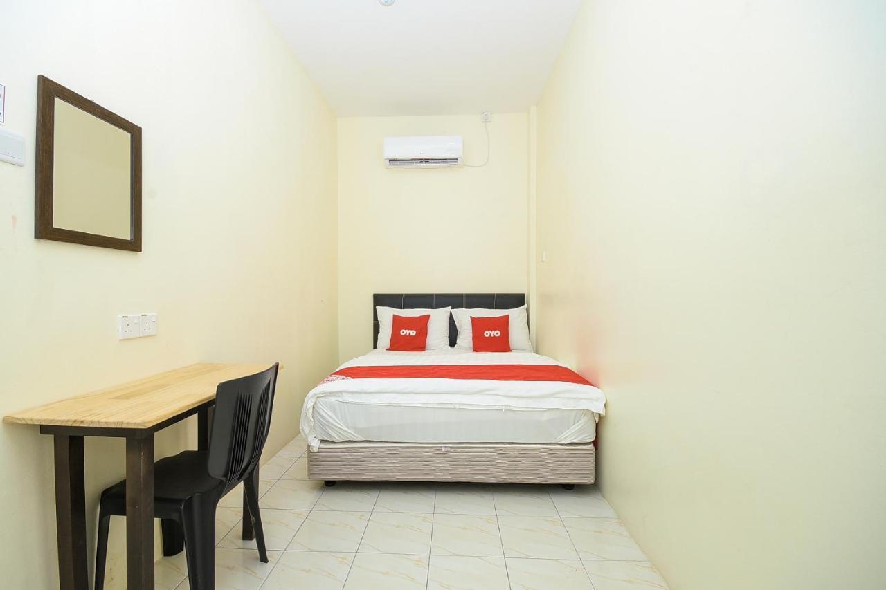 Oyo 90172 Goodwill Homestay Batu Niah Bagian luar foto